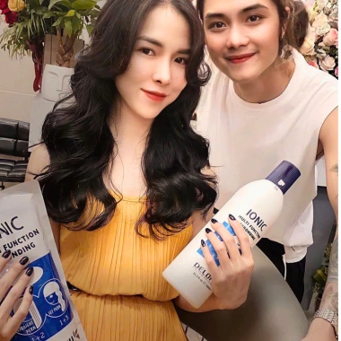 Thuốc Uốn Nóng DELOFIL 1.000ml – Duỗi Ép, Tóc Căng Sóng, Bóng Mượt 140k 6 Thuốc Uốn Nóng DELOFIL 1.000ml – Duỗi Ép, Tóc Căng Sóng, Bóng Mượt 140k 6