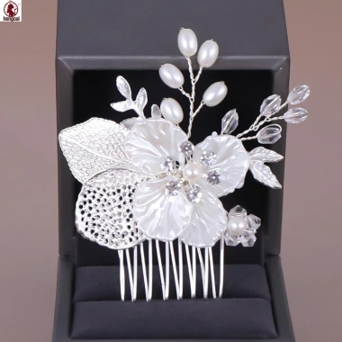 Tiara cô dâu handmade hợp kim giả ngọc trai họa tiết hoa trắng, chỉ 56.160₫