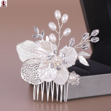 Tiara cô dâu handmade hợp kim giả ngọc trai họa tiết hoa trắng, chỉ 56.160₫