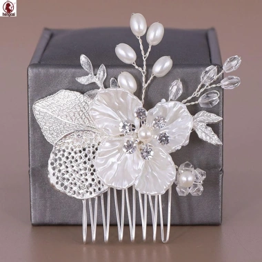 Tiara cô dâu handmade hợp kim giả ngọc trai họa tiết hoa trắng, chỉ 56.160₫