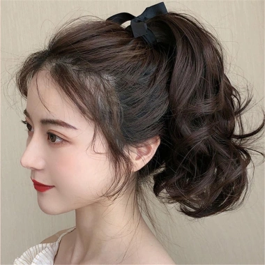 Tóc giả đuôi ngựa xoăn hoa lê nữ - Dài vừa, dễ điều chỉnh dây đeo, giảm giá 39.600đ 5 Tóc giả đuôi ngựa xoăn hoa lê nữ - Dài vừa, dễ điều chỉnh dây đeo, giảm giá 39.600đ 5
