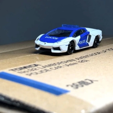 TOMY Domeka Trắng Đỏ Mô Phỏng Hợp Kim Xe Cảnh Sát Lamborghini LP700 - Đồ Chơi Mini
