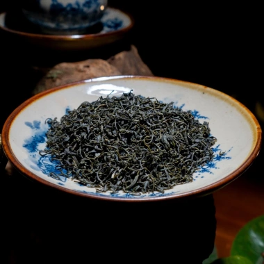 Trà Đinh Thái Nguyên Thượng Hạng 200g Hộp Mica Nước Xanh, Hậu Ngọt Sâu, Giá 600k 4 Trà Đinh Thái Nguyên Thượng Hạng 200g Hộp Mica Nước Xanh, Hậu Ngọt Sâu, Giá 600k 4