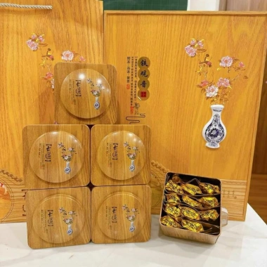 Trà Thiết Quan Âm Thượng 450g hộp gỗ - Set 6 hộp (11 gói/hộp) giảm còn 649.000₫ 10 Trà Thiết Quan Âm Thượng 450g hộp gỗ - Set 6 hộp (11 gói/hộp) giảm còn 649.000₫ 10