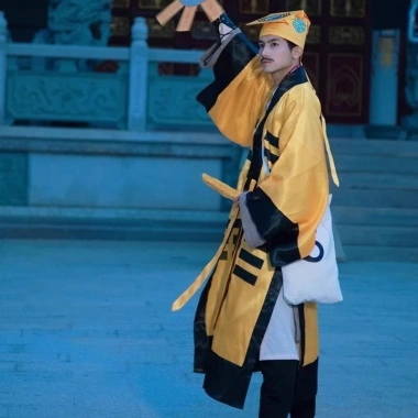 Trang phục đạo sĩ cosplay Halloween bé Đạo Bào Thái Cực Bát Quái giảm giá 166k 4 Trang phục đạo sĩ cosplay Halloween bé Đạo Bào Thái Cực Bát Quái giảm giá 166k 4