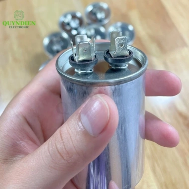 Tụ Điều Hòa 70uF 450V Vỏ Nhôm Hàn Quốc - Tụ Máy Nén 2 Chân Cắm Quỳnh Diễn 7 Tụ Điều Hòa 70uF 450V Vỏ Nhôm Hàn Quốc - Tụ Máy Nén 2 Chân Cắm Quỳnh Diễn 7
