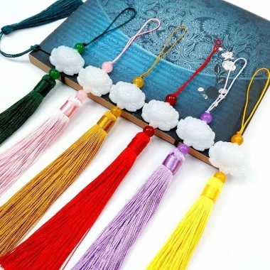 Tua rua ngọc bội hoa sen 22cm handmade - Đẹp đa màu, giá chỉ 20.000₫ Tua rua ngọc bội hoa sen 22cm handmade - Đẹp đa màu, giá chỉ 20.000₫