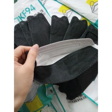 Túi 100 khẩu trang KF94 4 lớp kháng khuẩn chống bụi mịn giá chỉ 40.000