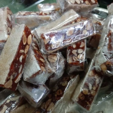Túi 250/500gr Kẹo Chuối Gừng Cốt Dừa Đậu Phộng Bánh Tráng Viên Dài Giá chỉ 59.000đ 8