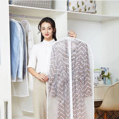 Túi Bọc Quần Áo Hmart Dày Chống Bụi, Khóa Kéo, Chống Thấm - Giá Ưu Đãi 16.500 VND