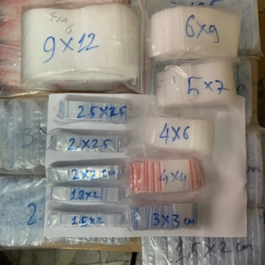 Túi bóng zip nhỏ giá siêu rẻ 5.900đ - Đựng đồ tiện lợi, chất liệu bền, nhẹ, phù hợp cho du lịch và học tập, có ngăn phụ, dễ mở, thích hợp cho học sinh sinh viên