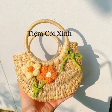 Túi Cói Nhỏ Mini 15cm Đính Hoa và Nơ Siêu Dễ Thương - Tiệm Cói Xinh Giá 65k 9 Túi Cói Nhỏ Mini 15cm Đính Hoa và Nơ Siêu Dễ Thương - Tiệm Cói Xinh Giá 65k 9