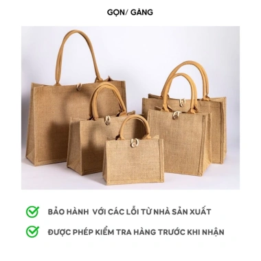 Túi Cói Vintage Du Lịch Chống Nước, Quai Nâu Mềm, Cúc Gỗ, Form Cứng, Đựng Quần Áo Gọn Gàng