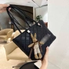 Túi công sở da mềm size 33 mác chữ trần trám, đi học đi chơi, tặng thỏ treo, 149.000₫