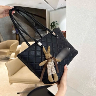 Túi công sở da mềm size 33 mác chữ trần trám, đi học đi chơi, tặng thỏ treo, 149.000₫