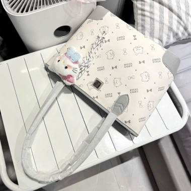 Túi công sở Kitty vá góc 34cm - Thiết kế thời trang, ngăn đựng sách vở, phù hợp đi làm và đi chơi, giá 109.000 VND 7
