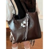 Túi da công sở kéo khoá size vừa, tote da mềm đeo vai charm Báo Store TXN297 109k 3