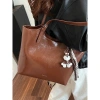 Túi da công sở kéo khoá size vừa, tote da mềm đeo vai charm Báo Store TXN297 109k 6