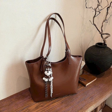 Túi da công sở kéo khoá size vừa, tote da mềm đeo vai charm Báo Store TXN297 109k