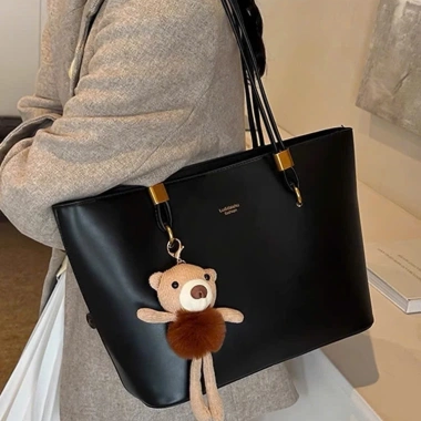 Túi da nữ công sở hiện đại kèm charm, hàng sẵn - Giá ưu đãi 245.000₫