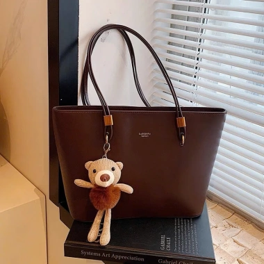 Túi da nữ công sở hiện đại kèm charm, hàng sẵn - Giá ưu đãi 245.000₫