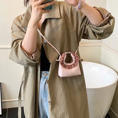 Túi đeo chéo bé gái - Viền bèo Caro xinh xắn, thời trang Hàn, giảm giá 138k