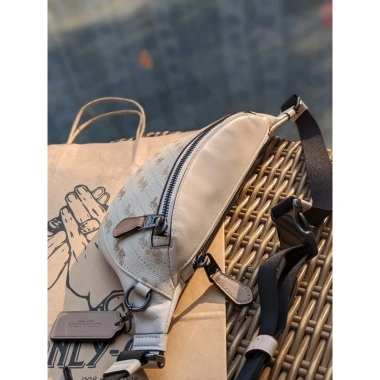 Túi đeo chéo Coach Warren Belt Bag chính hãng, motif Coach, chỉ 4,4 tr sang trọng 9