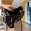 Túi đeo chéo công sở size 25 da PU đen trơn phối tang nổi - Giá 174.000₫ 2