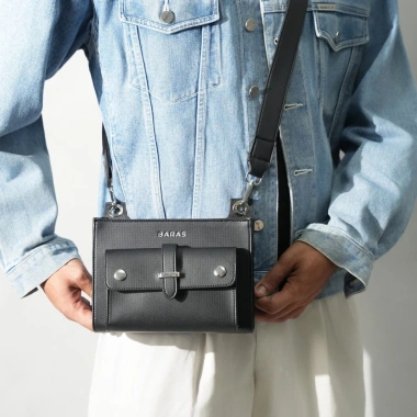 Túi đeo chéo da nam Damaris Bag BARAS VIETNAM, thời trang, giảm 22% chỉ 790.000₫ 9 Túi đeo chéo da nam Damaris Bag BARAS VIETNAM, thời trang, giảm 22% chỉ 790.000₫ 9