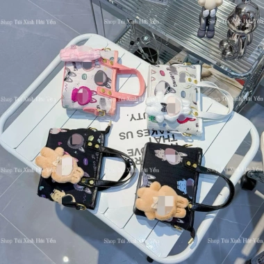 Túi Đeo Chéo Labubu Làn Size 18 Siêu Đẹp, Vừa Điện Thoại và Gấu Treo Cute 69.000₫