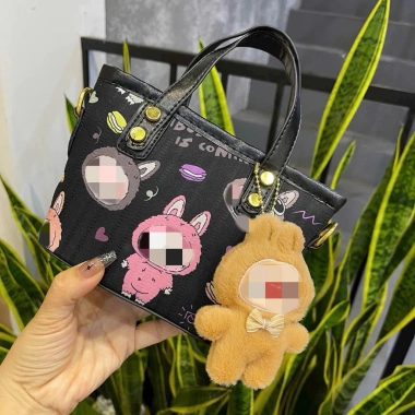 Túi Đeo Chéo Labubu Làn Size 18 Siêu Đẹp, Vừa Điện Thoại và Gấu Treo Cute 69.000₫