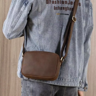 Túi đeo chéo nam da bò thật SAPOLNEY 8.160 - cầm tay, Nâu sáp, BH 3 năm, 1,150,000 VND