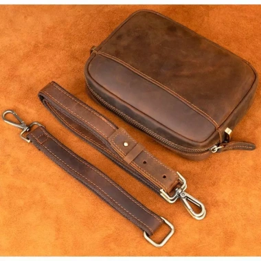 Túi đeo chéo nam da bò thật SAPOLNEY 8.160 - cầm tay, Nâu sáp, BH 3 năm, 1,150,000 VND