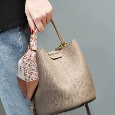 Túi Đeo Chéo Nữ Da Bò Cao Cấp Ladysam Bucket Bag Size 18 Dáng Xô Basic Công Sở