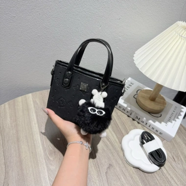 Túi đeo chéo, vai dáng làn da lộn in Kitty cute, tặng gấu treo - chỉ 89.000đ 7