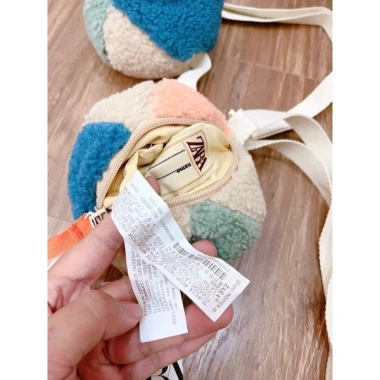 Túi đeo chéo Zara cho bé hình quả bóng bông mềm xuất dư kèm tag hãng Giá 135k