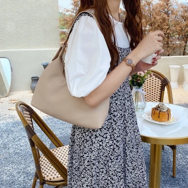 Túi đeo vai nữ da PU mềm, dây điều chỉnh độ dài, cầm tay tiện lợi, màu trơn dễ vệ sinh - 200k 6 Túi đeo vai nữ da PU mềm, dây điều chỉnh độ dài, cầm tay tiện lợi, màu trơn dễ vệ sinh - 200k 6