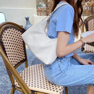 Túi đeo vai nữ da PU mềm, dây điều chỉnh độ dài, cầm tay tiện lợi, màu trơn dễ vệ sinh - 200k