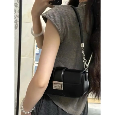 Túi đeo vai nữ phong cách Hàn Quốc MIHACHI TDC283 - Dây cài chéo, giảm giá 105k 6 Túi đeo vai nữ phong cách Hàn Quốc MIHACHI TDC283 - Dây cài chéo, giảm giá 105k 6