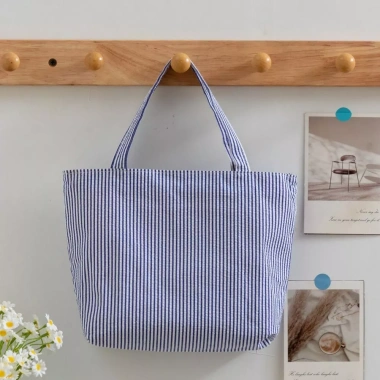 Túi đeo vai OLVIDO Tote chần bông dung lượng lớn, họa tiết sọc - Giá chỉ 128.520₫ 8 Túi đeo vai OLVIDO Tote chần bông dung lượng lớn, họa tiết sọc - Giá chỉ 128.520₫ 8