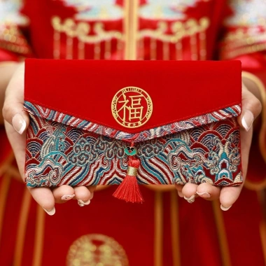 Túi đỏ may mắn FusionFlash thổ cẩm thêu năm mới – Hongbao Tết, lời chúc tốt