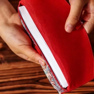 Túi đỏ may mắn FusionFlash thổ cẩm thêu năm mới – Hongbao Tết, lời chúc tốt