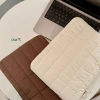Túi đựng laptop 10-15 inch TRẮNG ĐEN phong cách Hàn Quốc, chống sốc, chất liệu phao trơn puffer bag 2