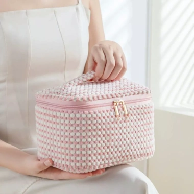 Túi đựng mỹ phẩm MINODERM chống thấm nước, quai xách, khóa kéo - Giá 54.400đ