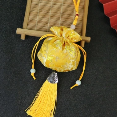Túi gấm hầu bao đa năng đựng trang sức, bột thơm, lì xì - Quà tặng duyên 15.000 VND 6 Túi gấm hầu bao đa năng đựng trang sức, bột thơm, lì xì - Quà tặng duyên 15.000 VND 6