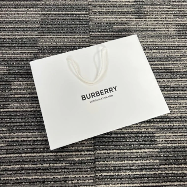 Túi giấy Burberry 30x23x10 - Sang trọng, giá ưu đãi 30.000 VND (giảm từ 37.500)