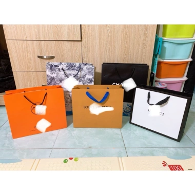 Túi giấy đa thương hiệu, hàng có sẵn, giá chỉ 29.000đ - bền, tiện lợi, phù hợp mọi nhu cầu