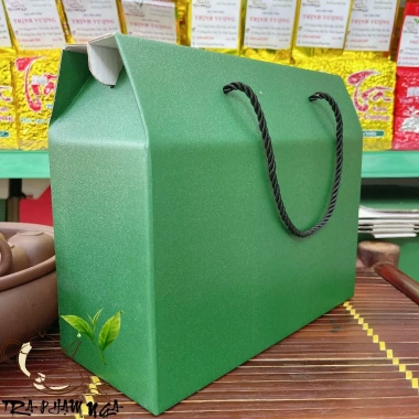 Túi giấy hộp quà tặng trà cao cấp màu xanh 2 kích thước - Trà Phạm Nga, giảm còn 59.999₫ 4 Túi giấy hộp quà tặng trà cao cấp màu xanh 2 kích thước - Trà Phạm Nga, giảm còn 59.999₫ 4