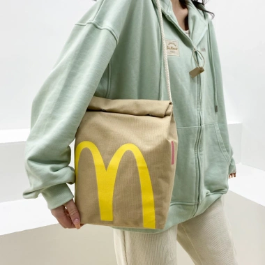 Túi giấy McDonalds Ba lô hành lý dung tích lớn, đi học, du lịch, mua sắm thể thao 4 Túi giấy McDonalds Ba lô hành lý dung tích lớn, đi học, du lịch, mua sắm thể thao 4
