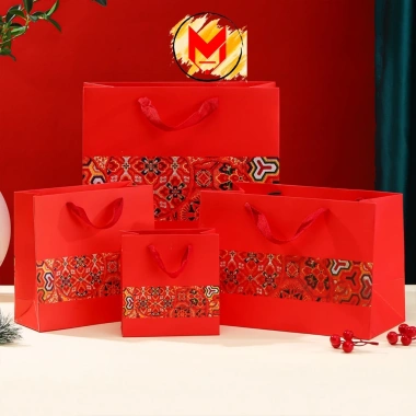 Túi Giấy Thổ Cẩm Đỏ Quà Tết và Trung Thu, Túi Đựng Quà Cứng Hoa Văn MILCA 17,019₫